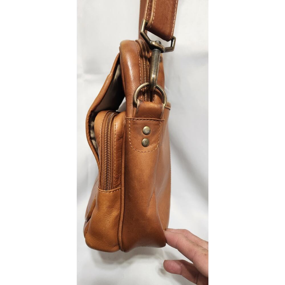 Claire Chase Manbag Saddle Tan Leather Crossbody Strap Beautiful Patina - Picture 4 of 11